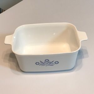 Preowned vintage Corning Ware Blue Cornflower loaf casserole pan - P-4-B no lid